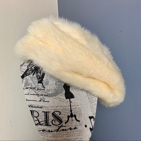 Bullocks Wilshire Off White Mink Fur Hat - Picture 2 of 7